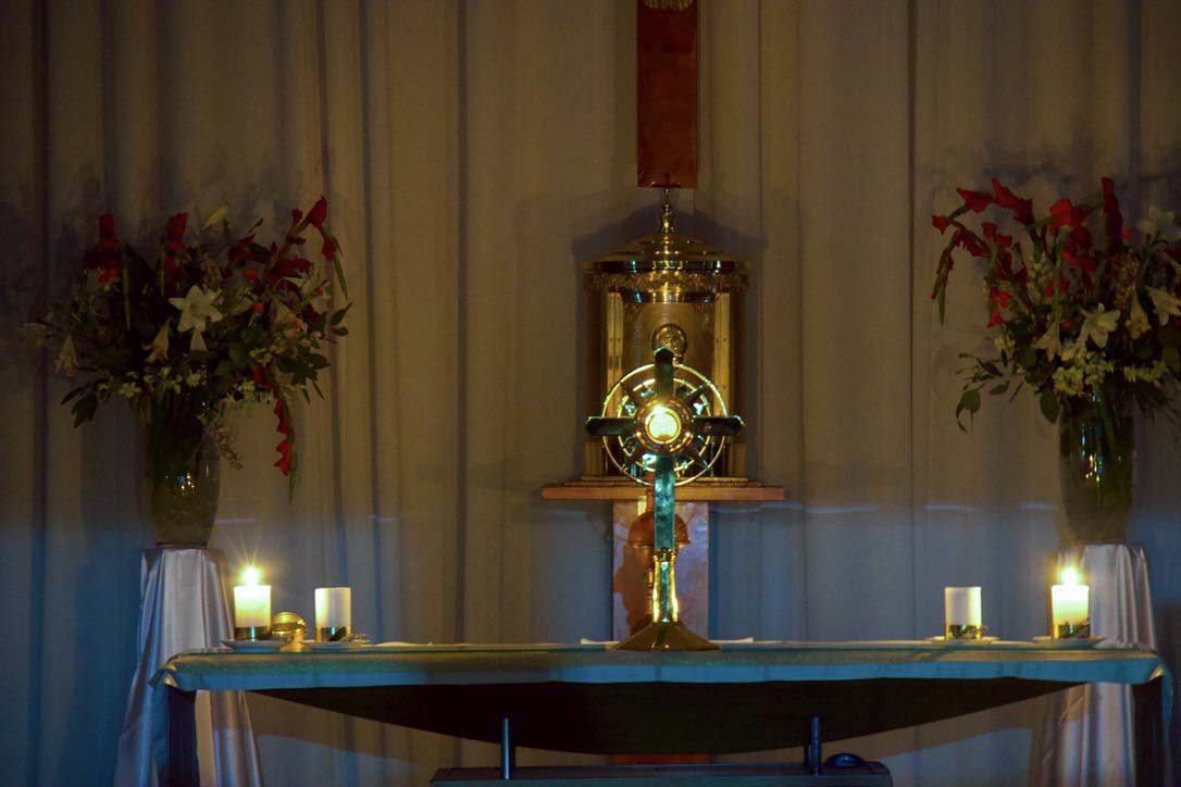 Nye Midnight Mass 31 Dec - Photo 1