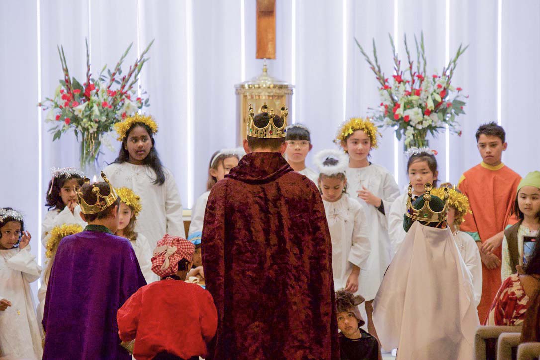 Christmas Family Mass 24 Dec - Photo 30