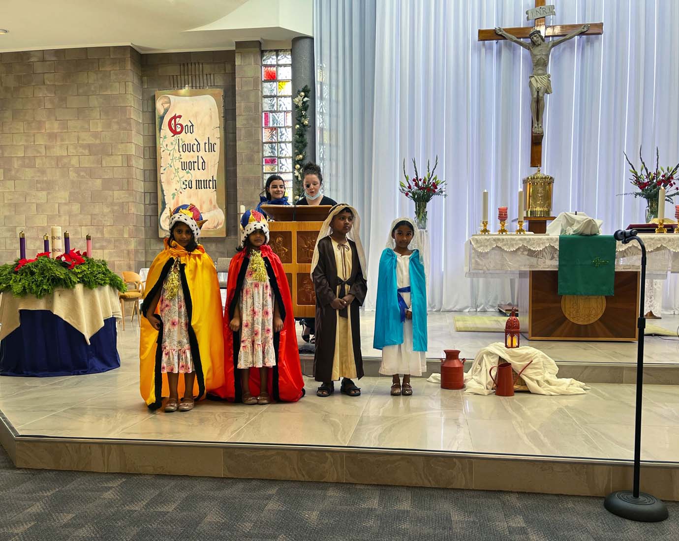 Christmas Family Mass 24 December - Photo 2
