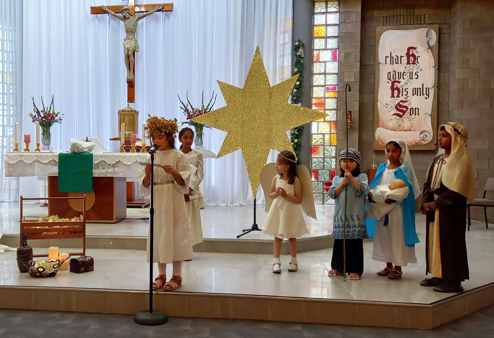 Christmas Family Mass 24 December - Photo 22