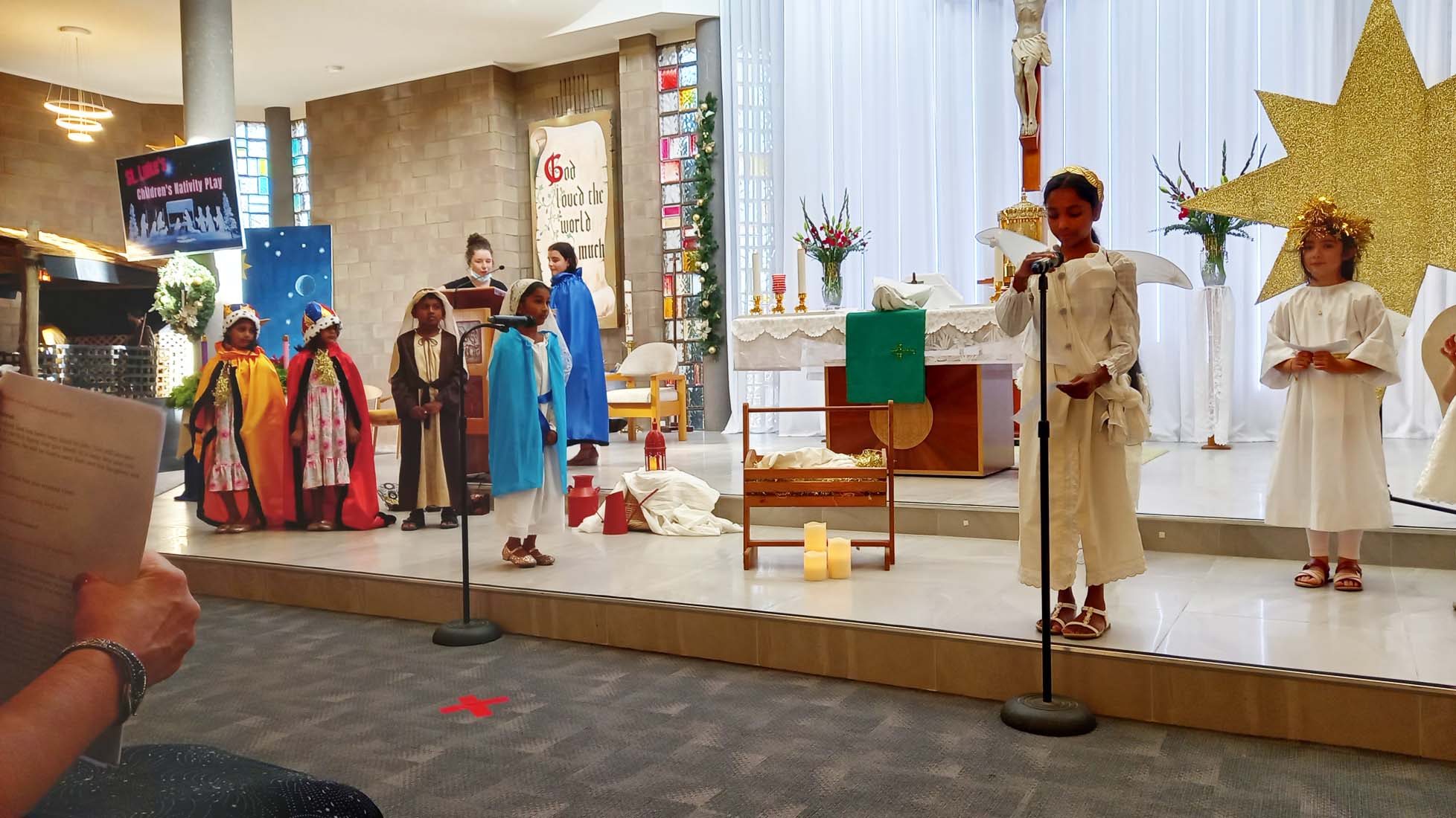 Christmas Family Mass 24 December - Photo 26