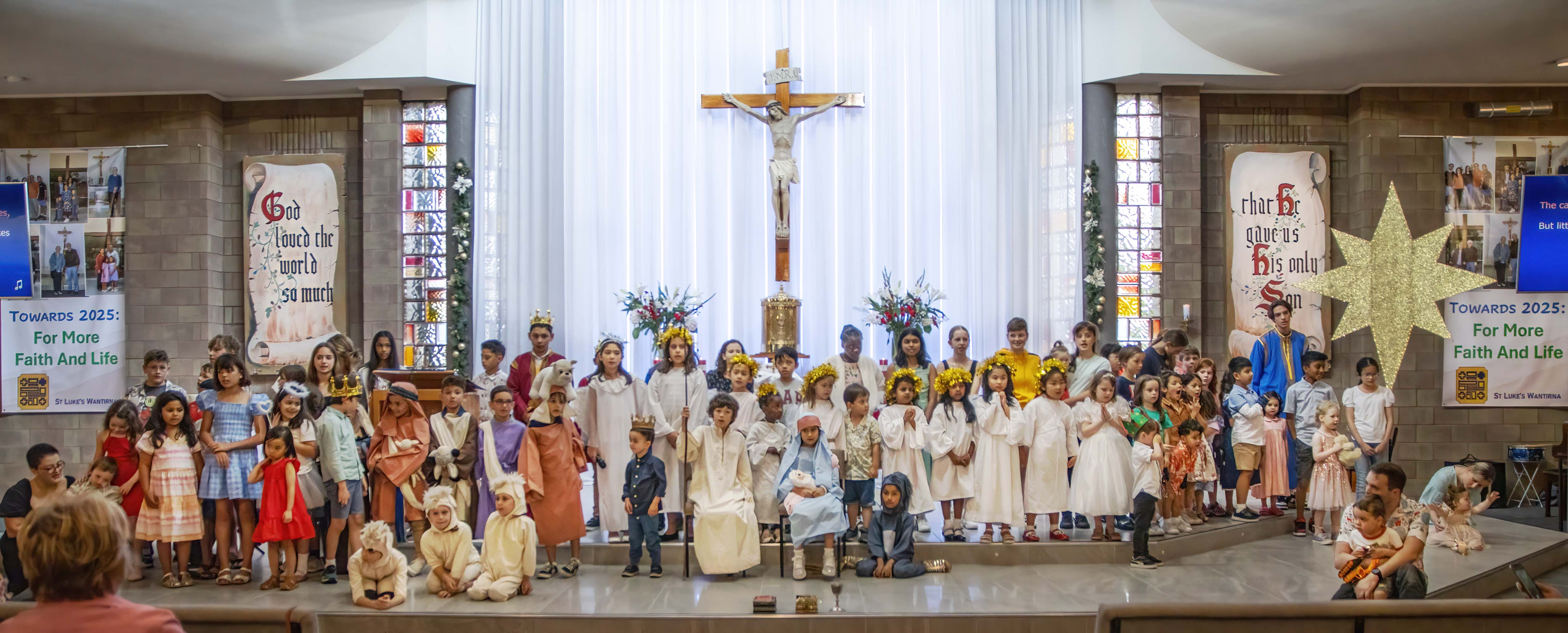 Christmas Family Mass 24 December - Photo 44