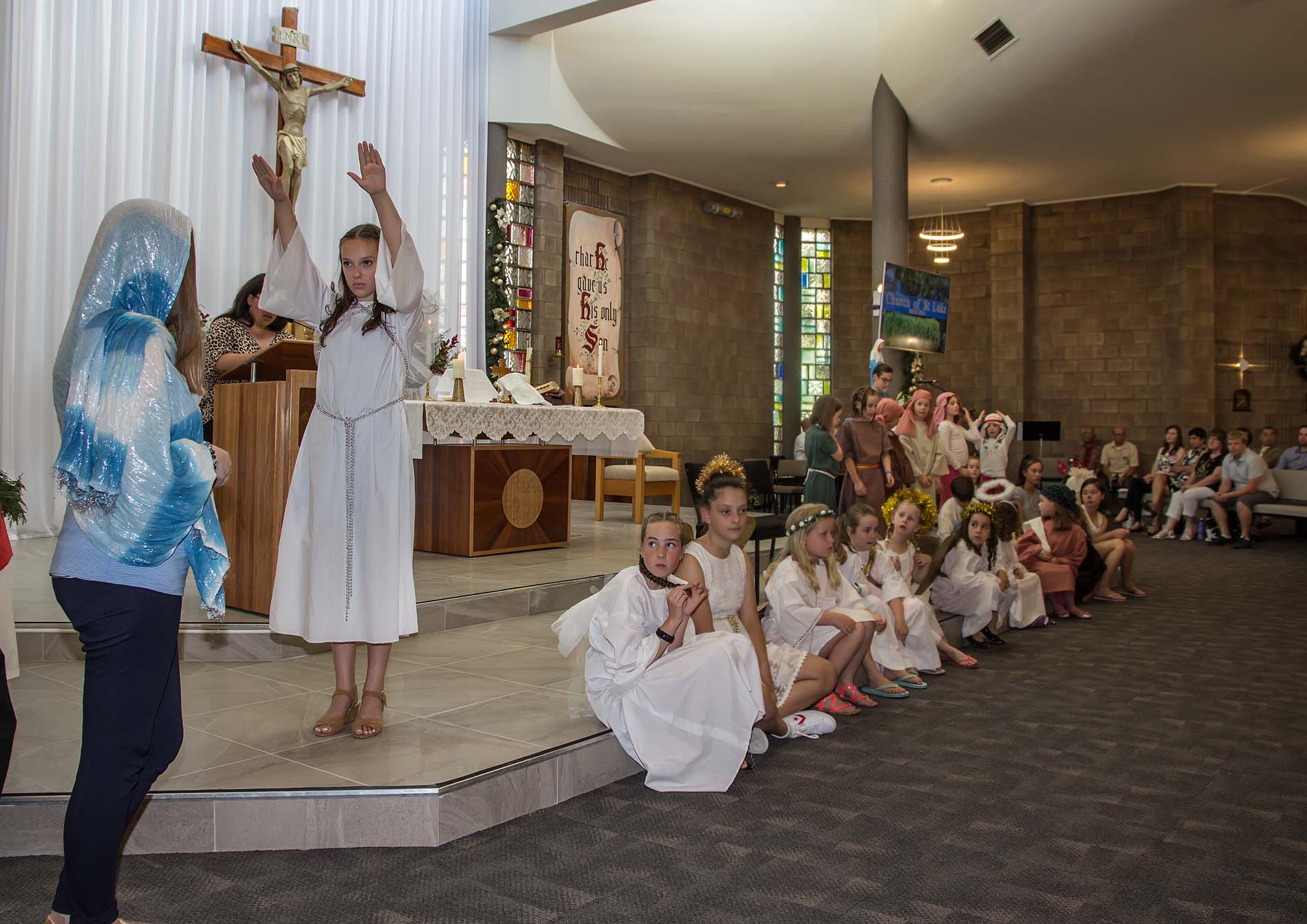 Christmas Family Mass 24 Dec - Photo 41