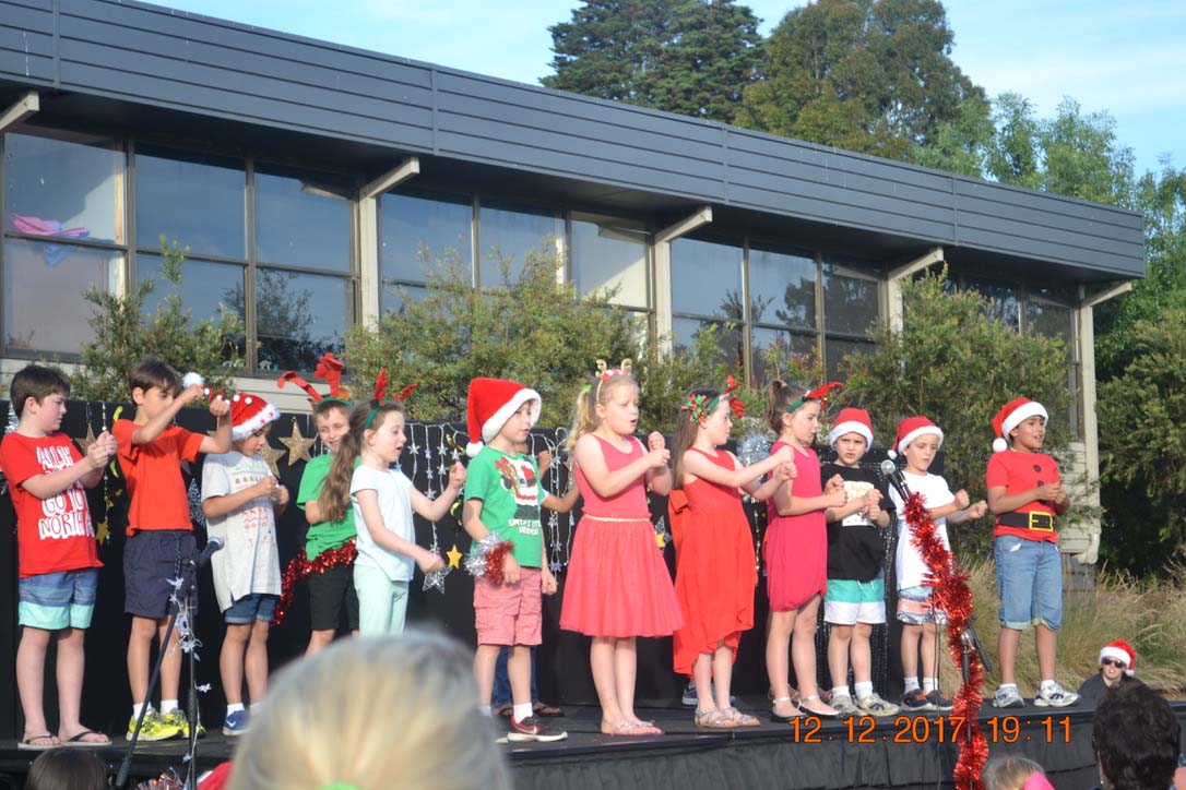 St Luke S School Carols - Photo 8