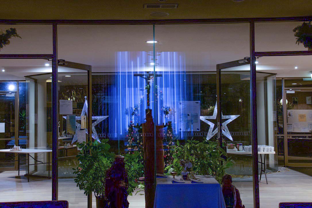 Nye Midnight Mass 31 Dec - Photo 3