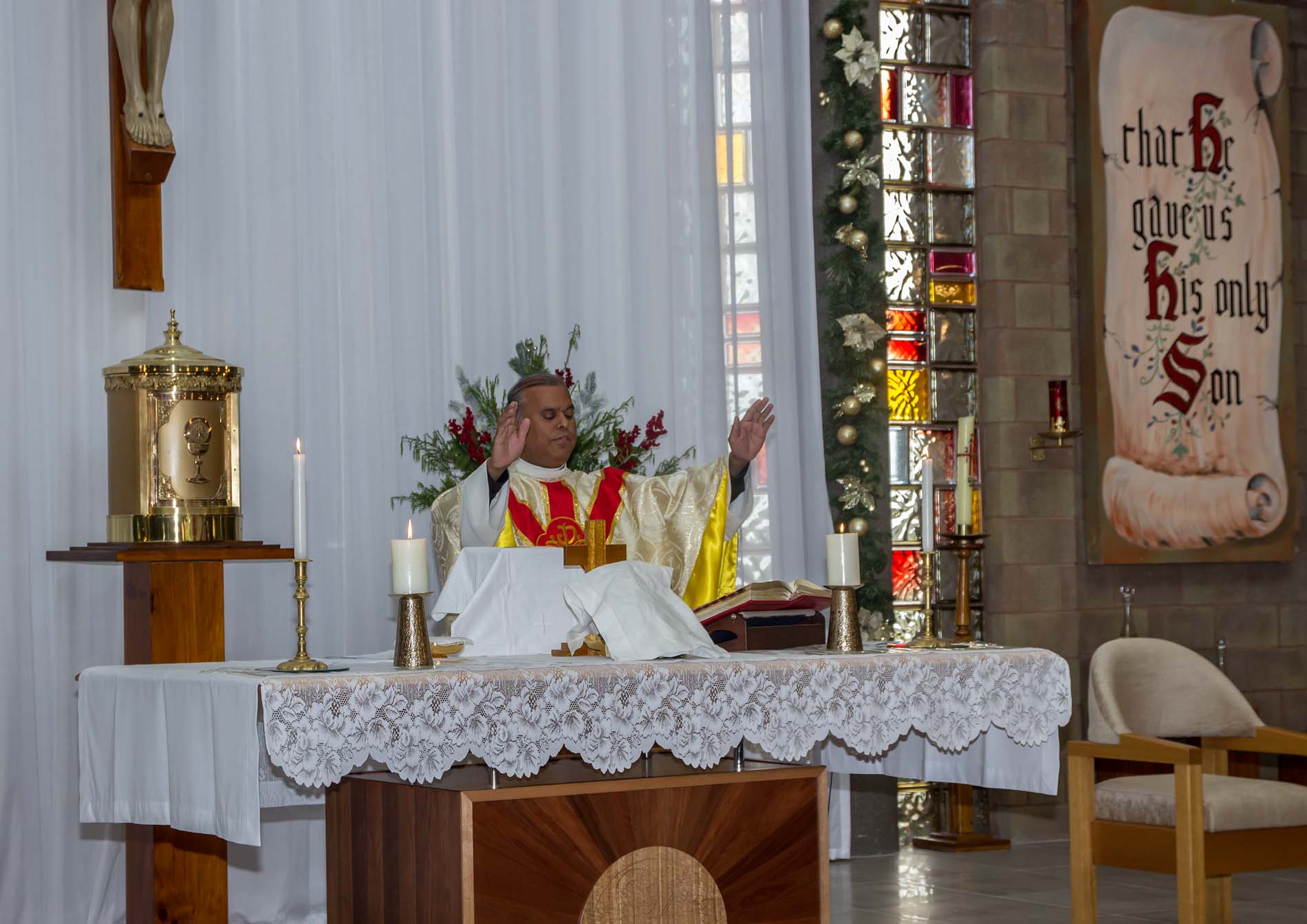 Christmas Family Mass 24 Dec - Photo 29