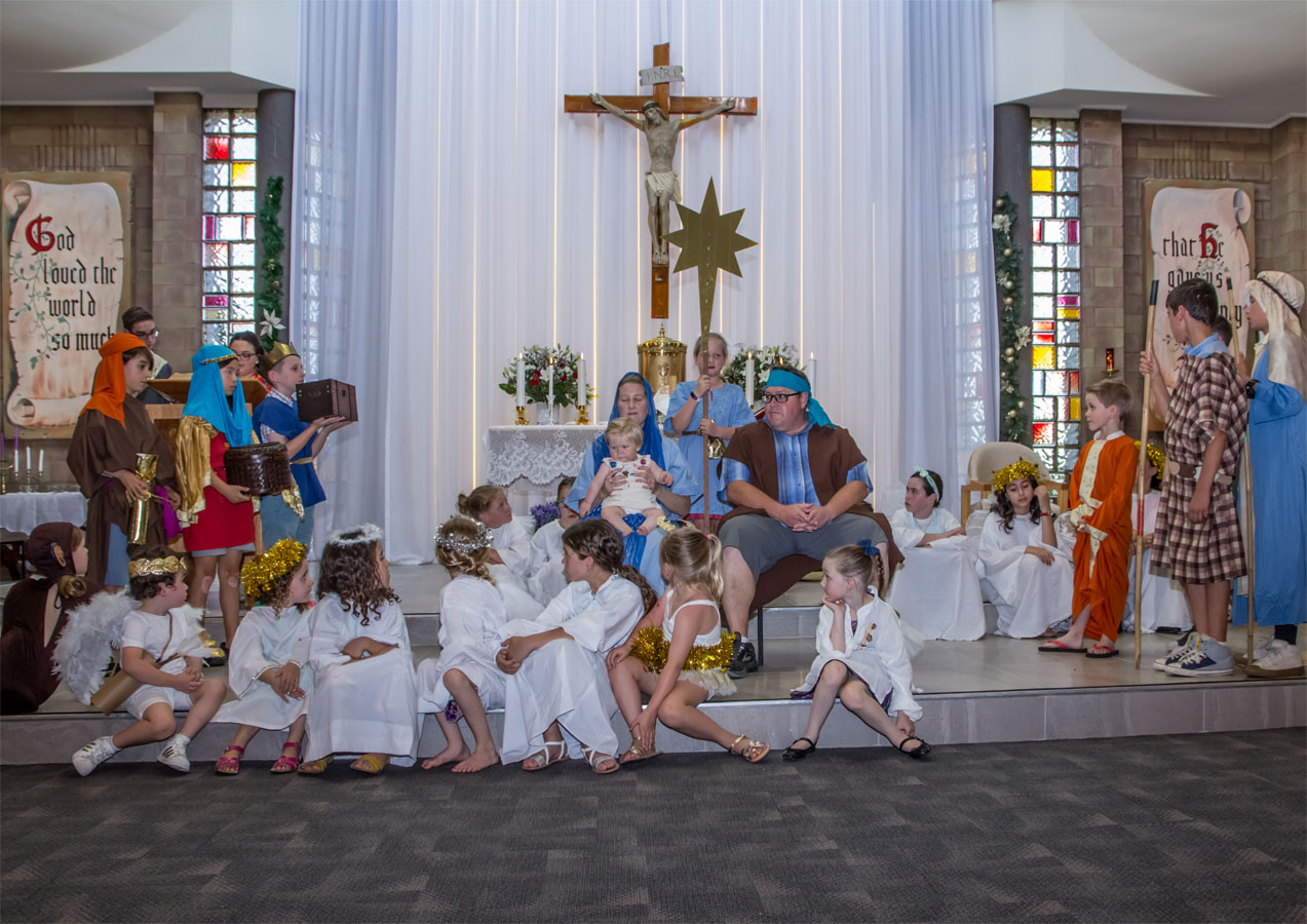 Christmas Family Mass 24 Dec - Photo 34