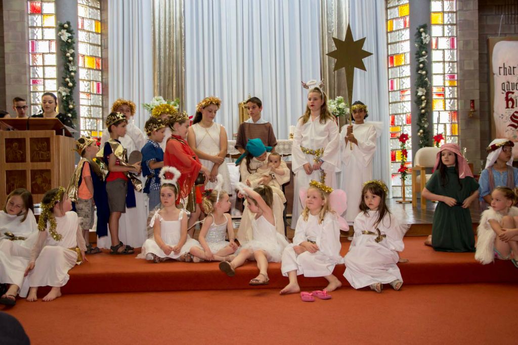Christmas Family Mass - Photo 34