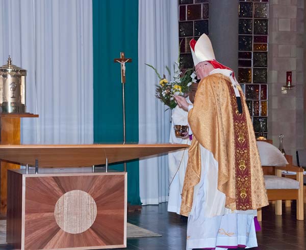 Dedication Of The Altar - Photo 29