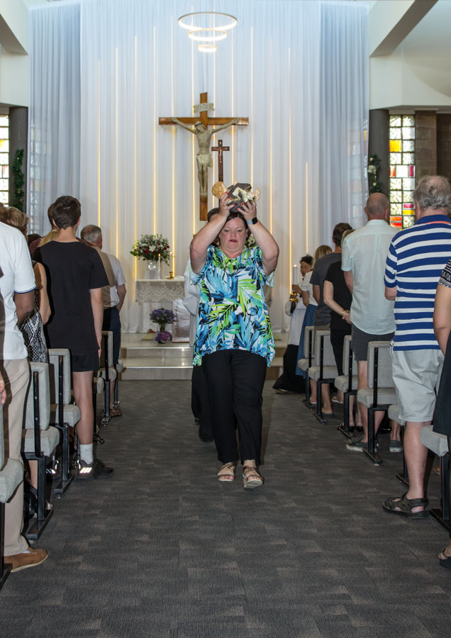 Christmas Family Mass 24 Dec - Photo 26