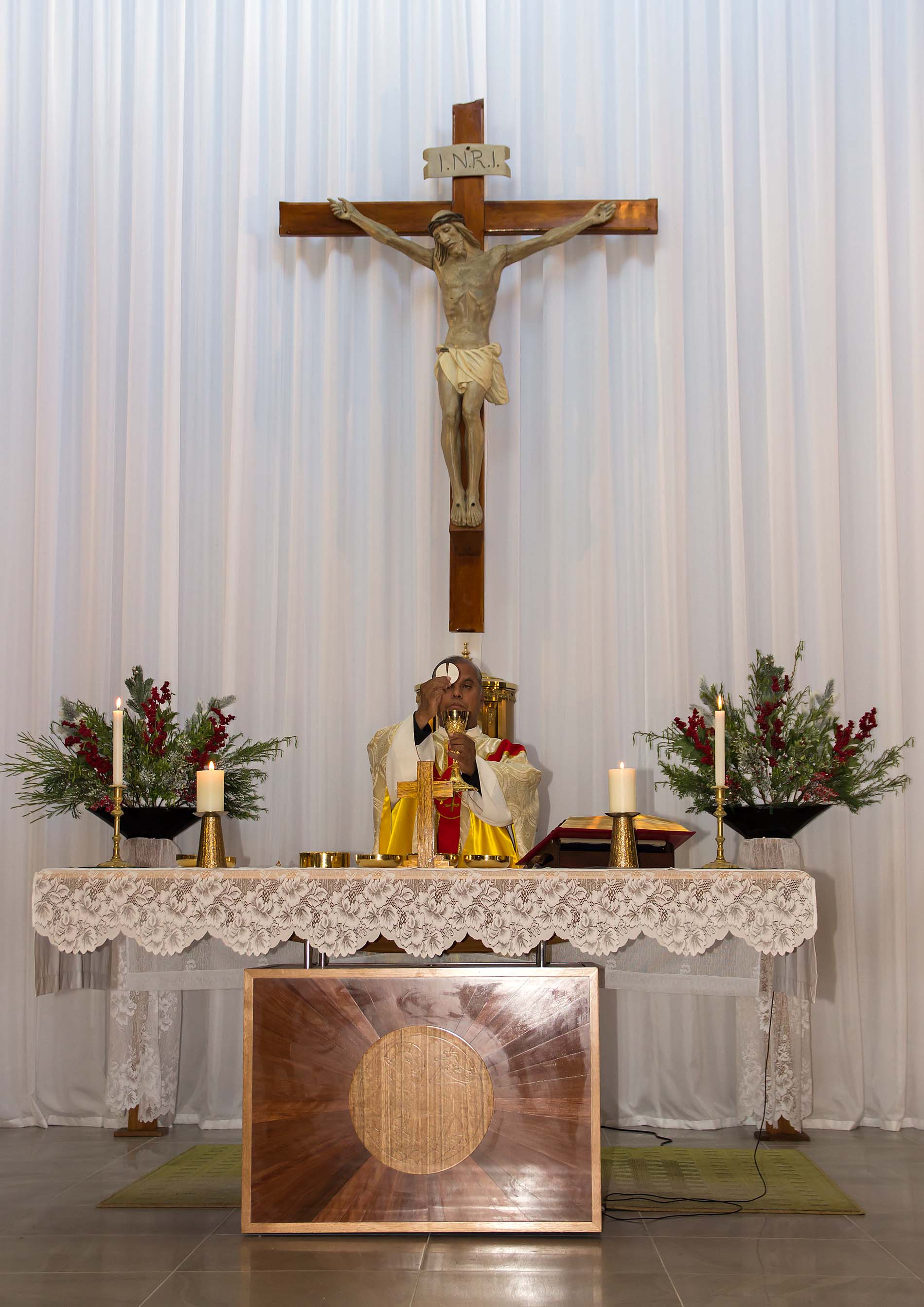 Christmas Family Mass 24 Dec - Photo 10