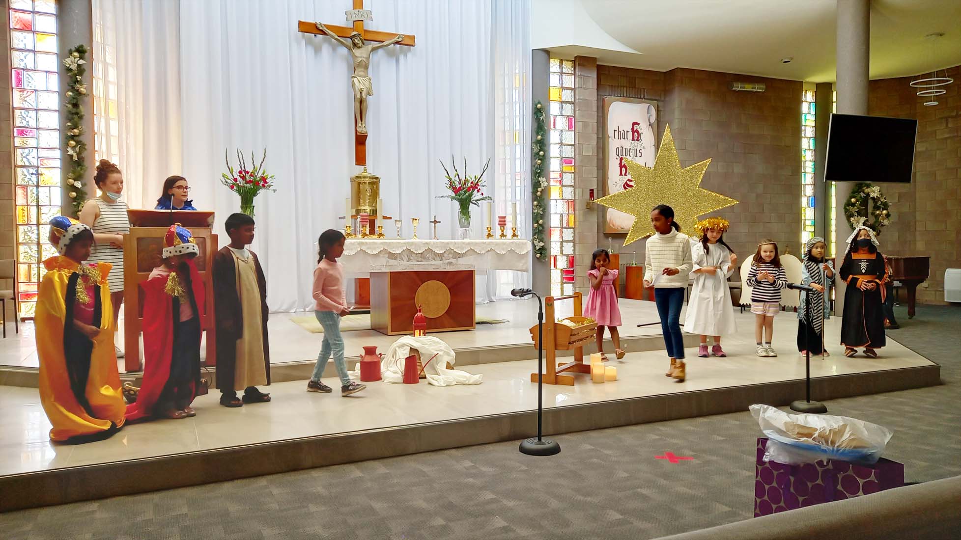 Christmas Family Mass 24 December - Photo 29