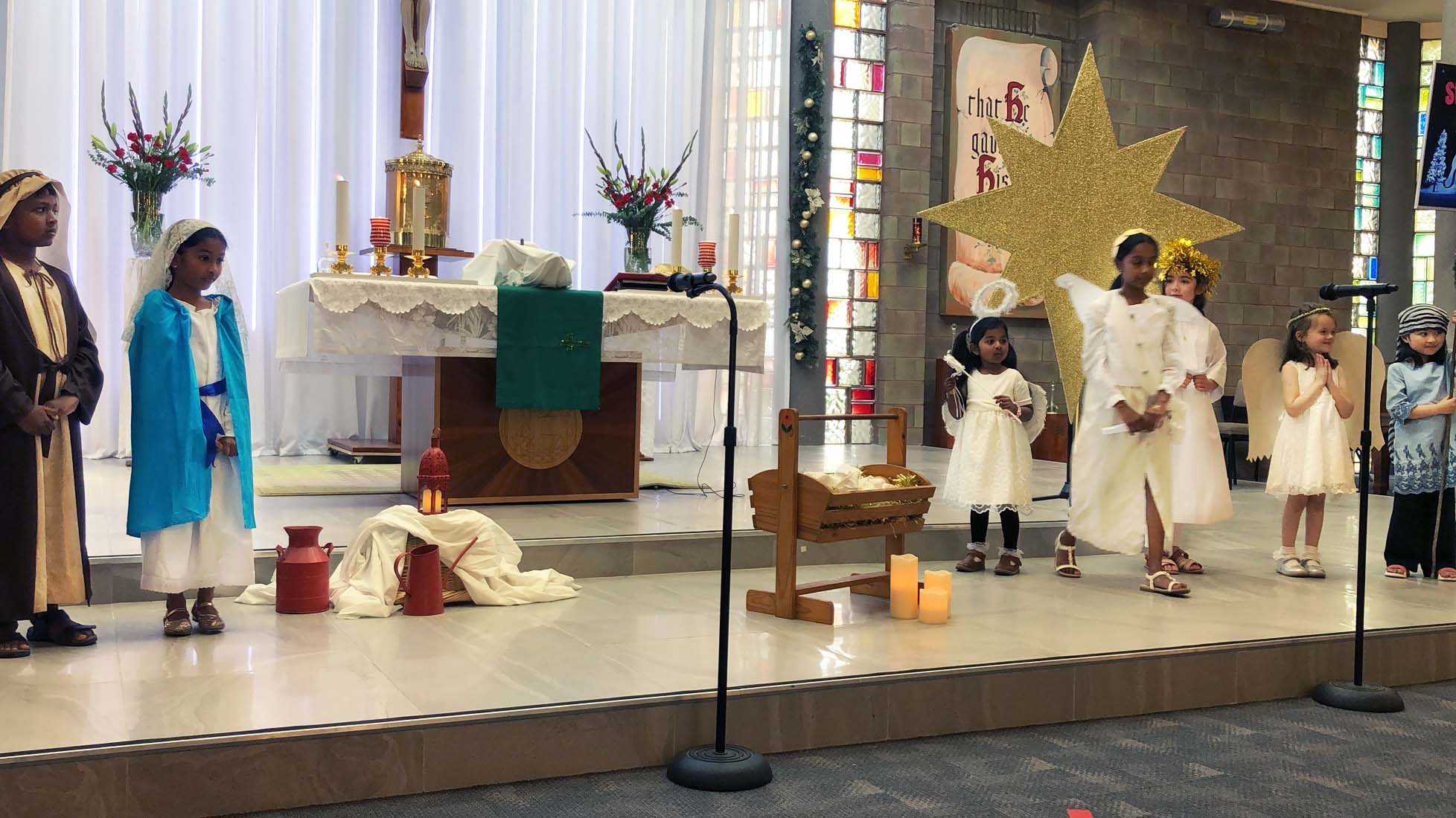 Christmas Family Mass 24 December - Photo 18