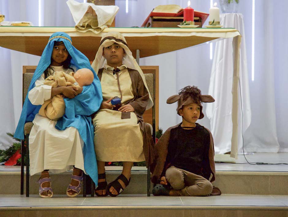 Christmas Family Mass 24 Dec - Photo 40