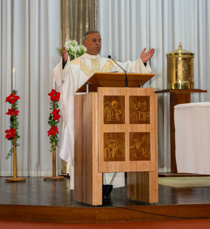 Christmas Family Mass - Photo 24