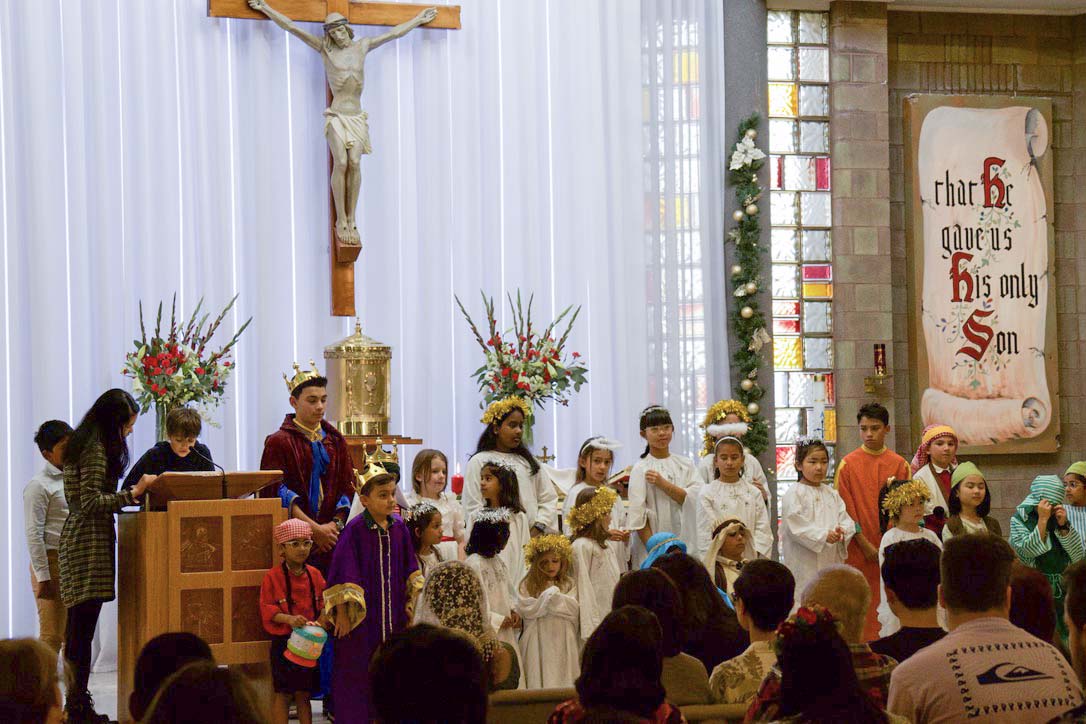 Christmas Family Mass 24 Dec - Photo 10