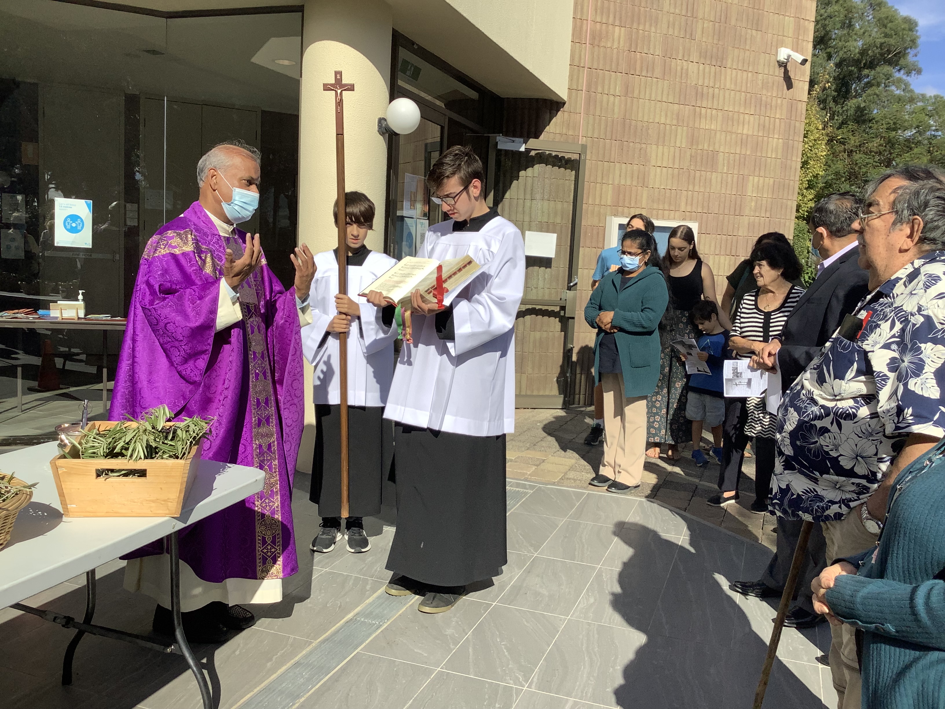Palm Sunday 10 April - Photo 1