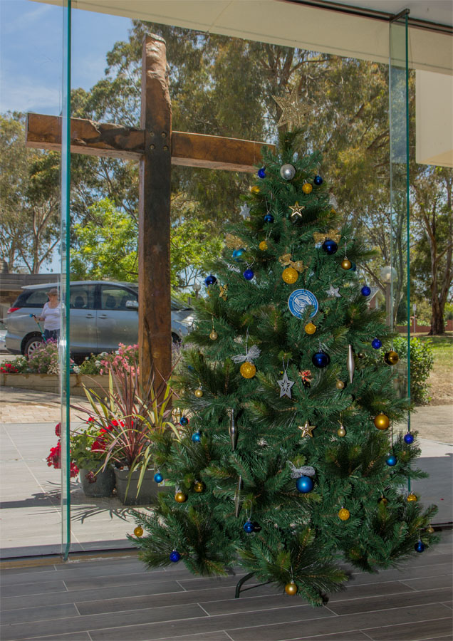 Christmas Family Mass 24 Dec