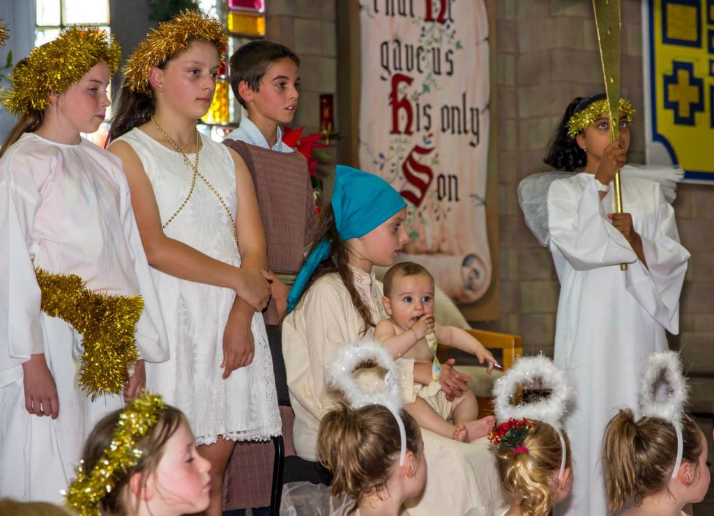 Christmas Family Mass - Photo 37