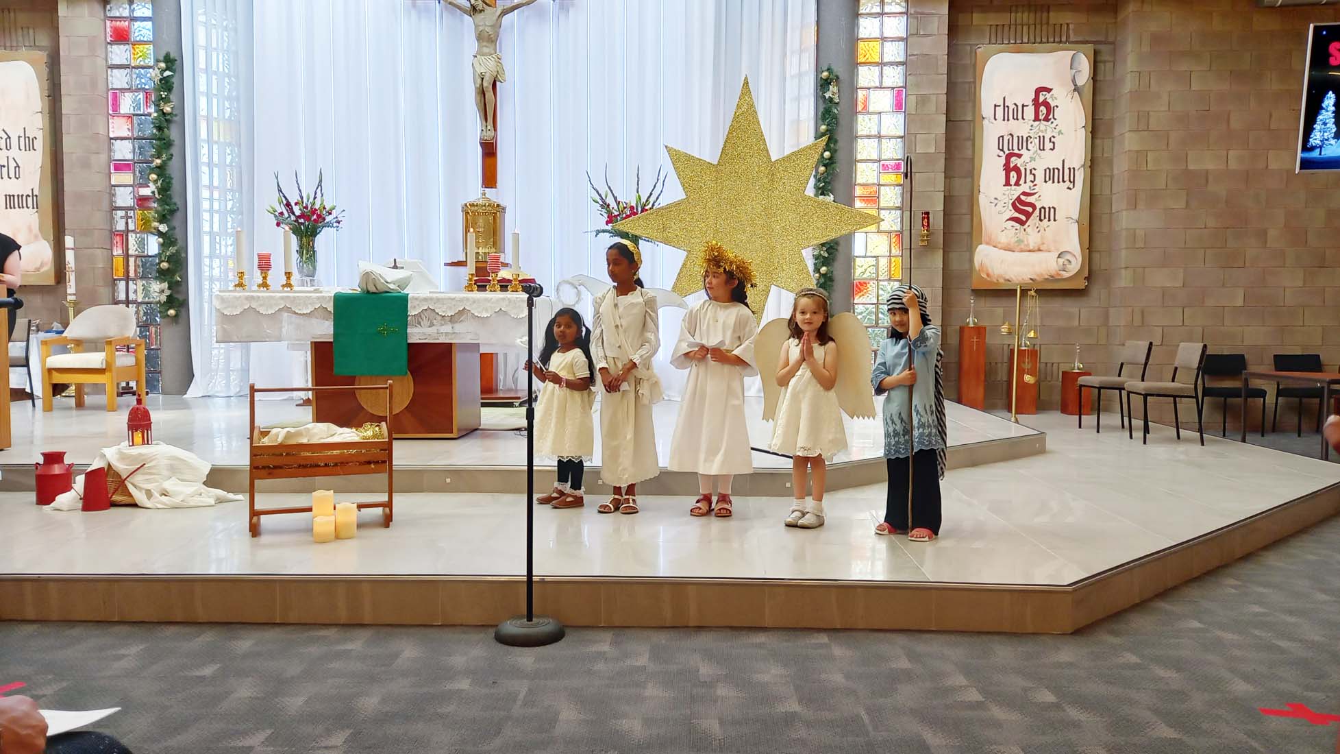 Christmas Family Mass 24 December - Photo 27