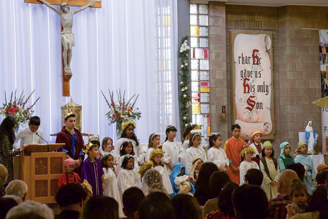 Christmas Family Mass 24 Dec - Photo 4
