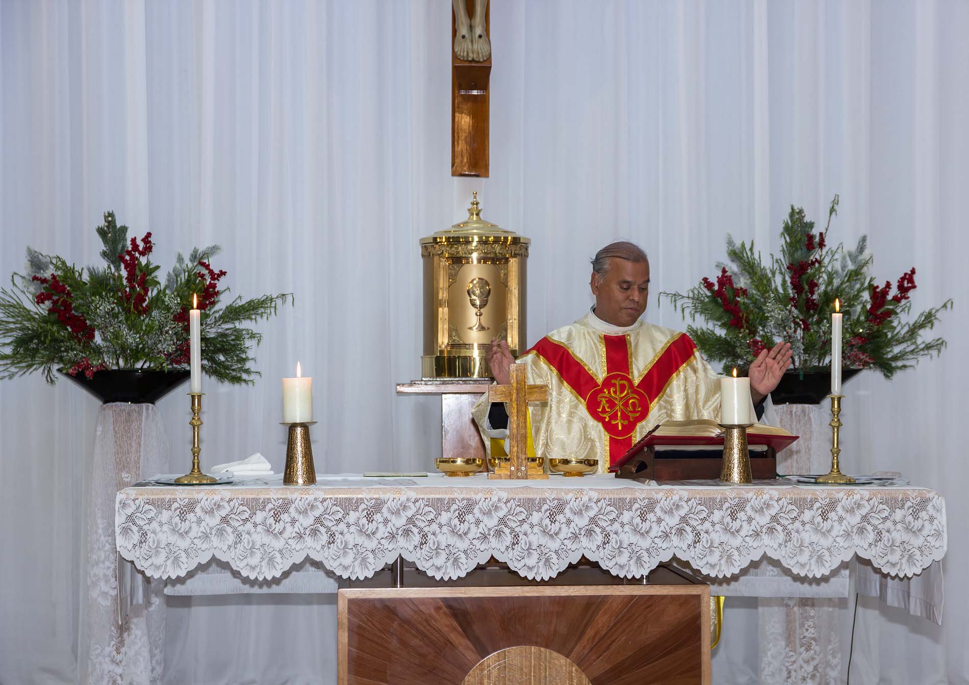 Christmas Family Mass 24 Dec - Photo 15